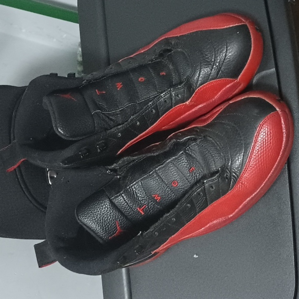 2016 Jordan 12 flu games no shoe laces